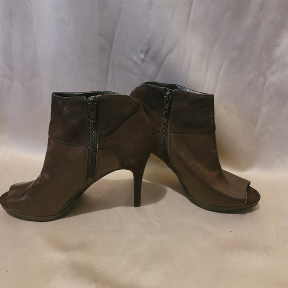 Nine West Ankle Bootie Size 6 - Picture 6 of 8